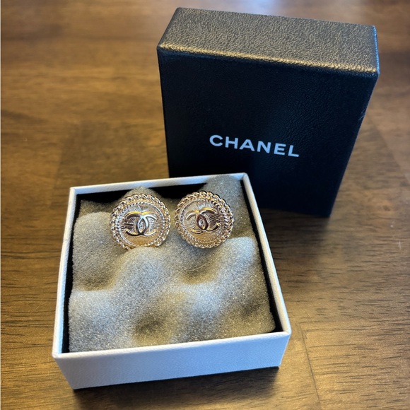 Upcycled Chanel button earrings in gold - Picture 1 of 5